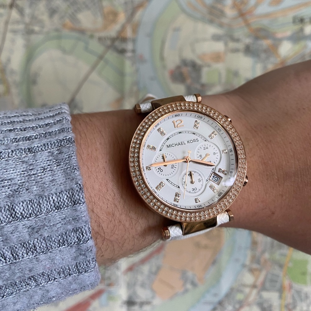 BEAUTIFUL authentic MK rose gold/white watch